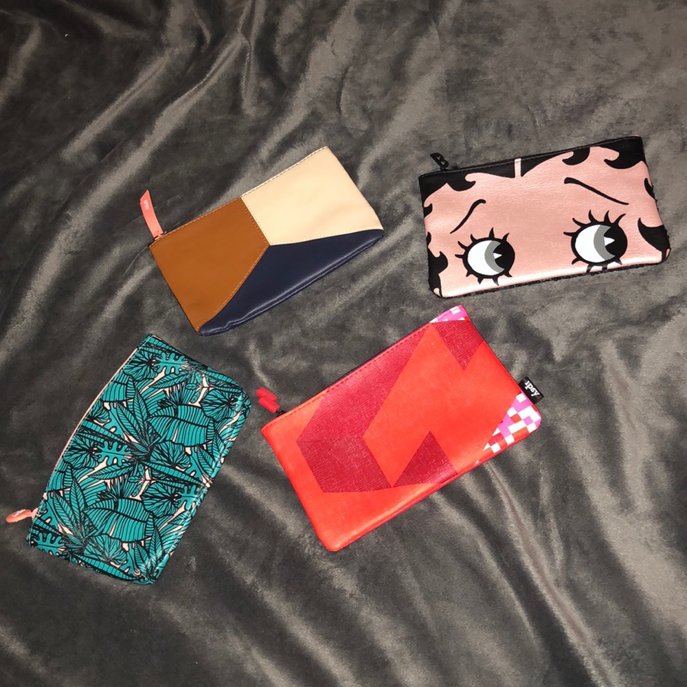 Ipsy makeup bag bundle of four!